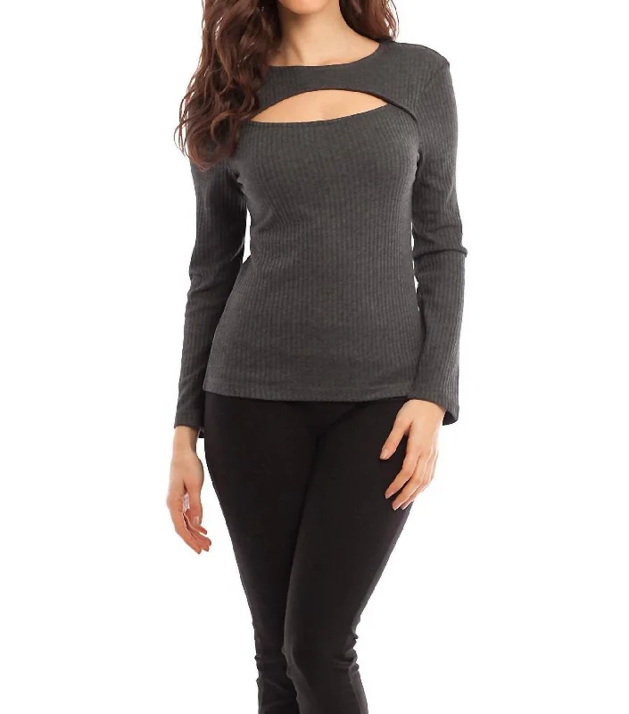 Deal Dash Anna Keyhole Top In Gray