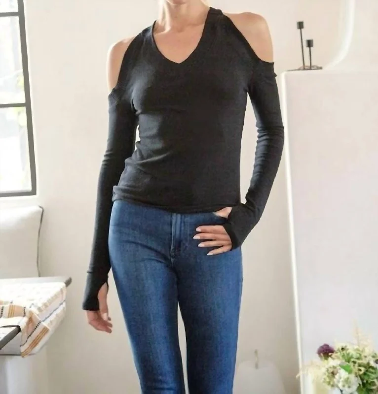 Year-End Sale Cutout Shoulder Top In Black