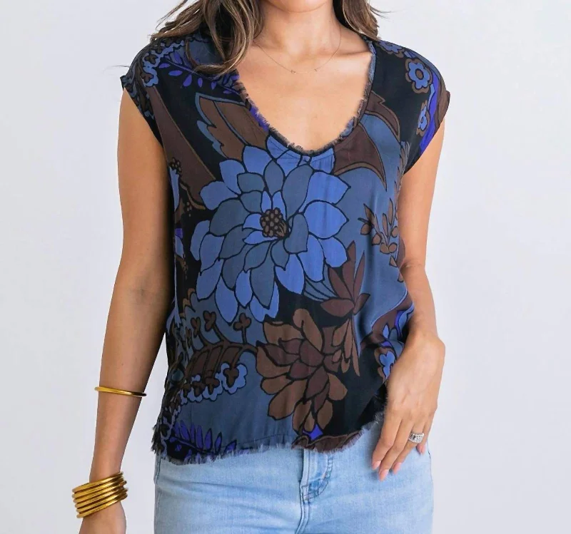 Savings Bonanza Floral Scoop Top In Blue Floral