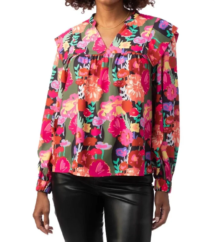 New Markdowns Gaines Top In Floral Forest