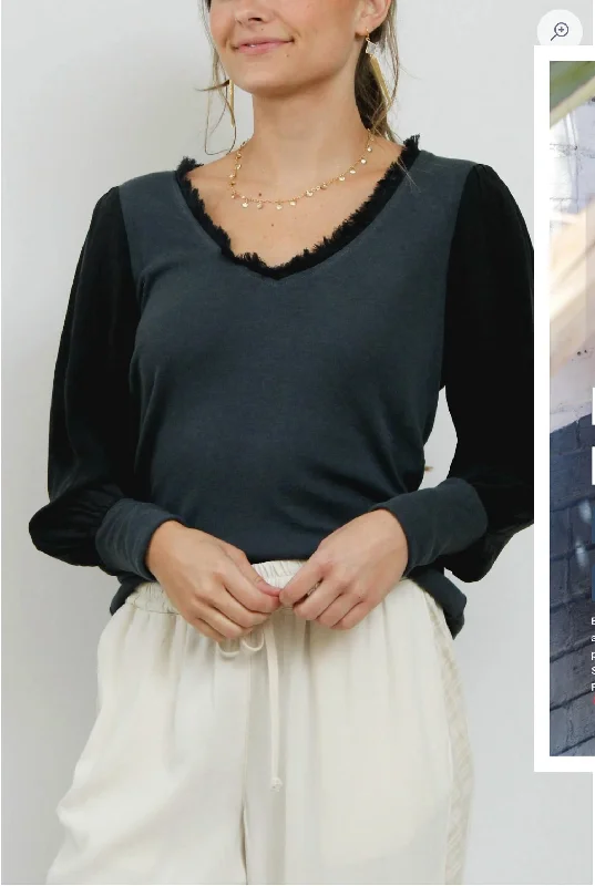 Don’t Miss Out Long Sleeve Teal V-Neck Top in Grey/Black