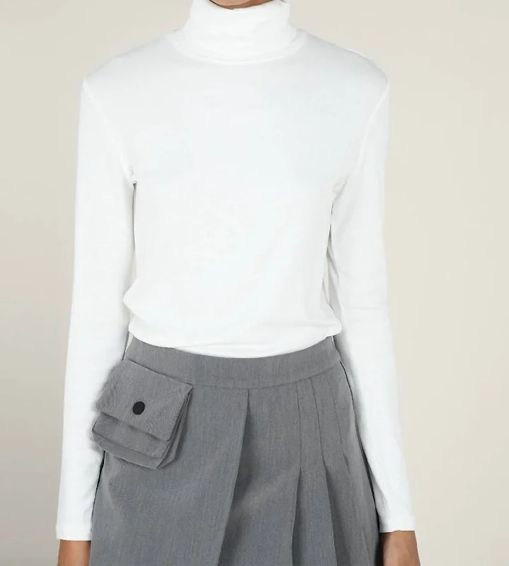 Super Deal Under Turtleneck Jumper In White