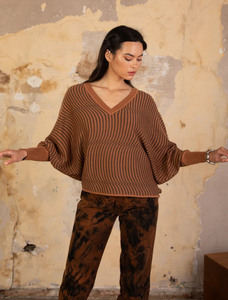 Must-Have Deals Mirada V Top (Camel/Taupe)
