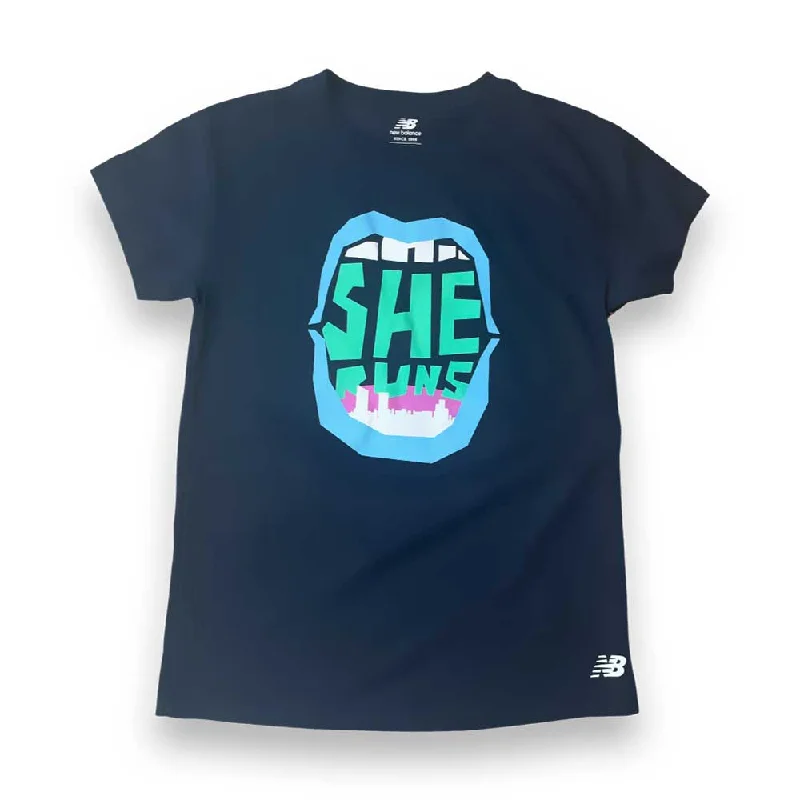 Discount Extravaganza Women's She Runs GR Mouth Skyline Relentless Crew - Eclipse/Light Blue/Pink